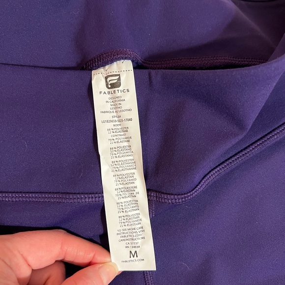 Fabletics Salar Statement Powerhold Legging Plum/Tulip Medium NWOT - Picture 11 of 12